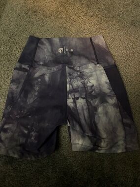 Born Primitive Women's High-Waist Tie-Dye Athletic Shorts in Navy and Gray